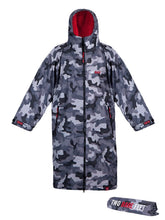 Load image into Gallery viewer, TWO BARE FEET WEATHERPROOF CHANGING ROBE AND MAT GREY CAMO RED
